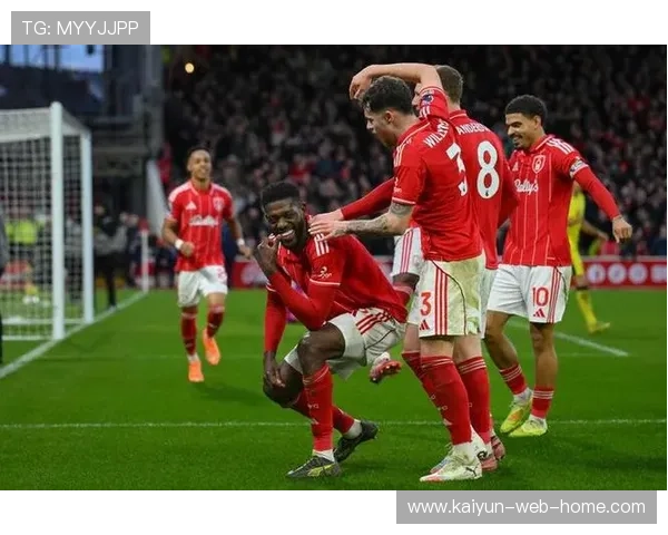 英超争冠集团分化明显 阿斯顿维拉落后七分掉队